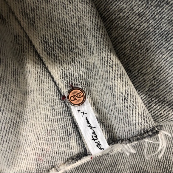 One X One Teaspoon Acid Wash Exposed Zipper Denim Skirt - Picture 10 of 12